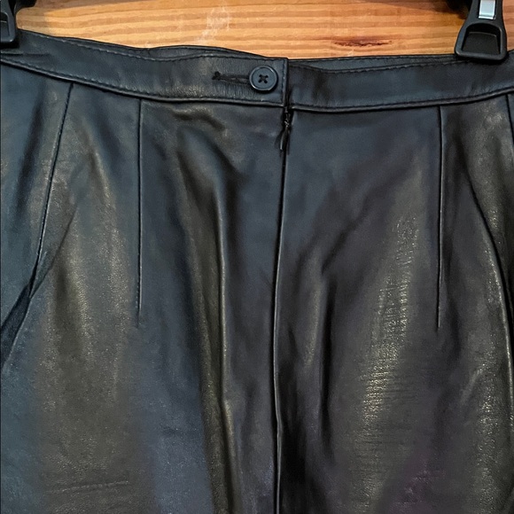 Jaclyn Smith Black Leather Skirt - Picture 5 of 8